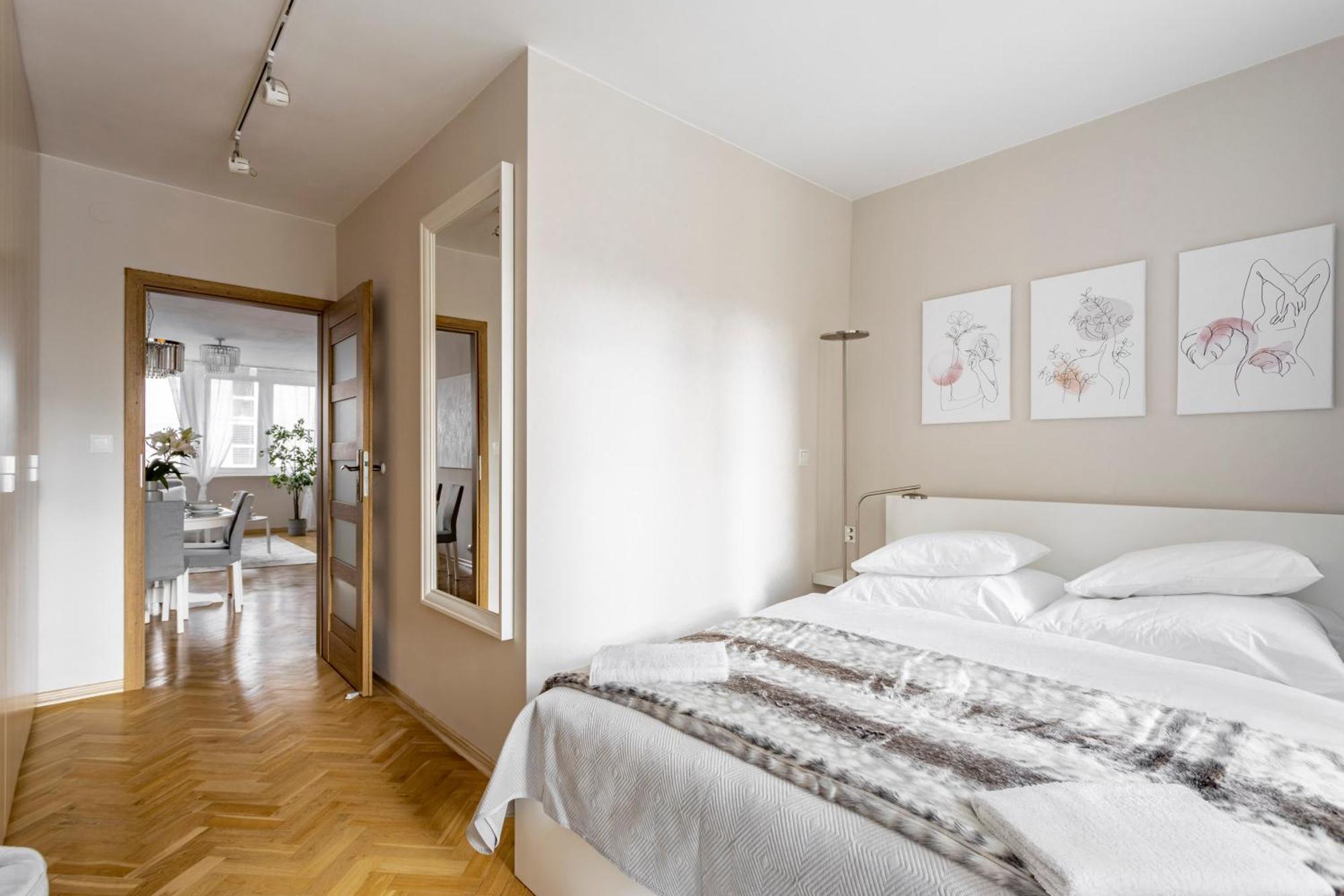Hala Mirowska Apartments Varşova Oda fotoğraf